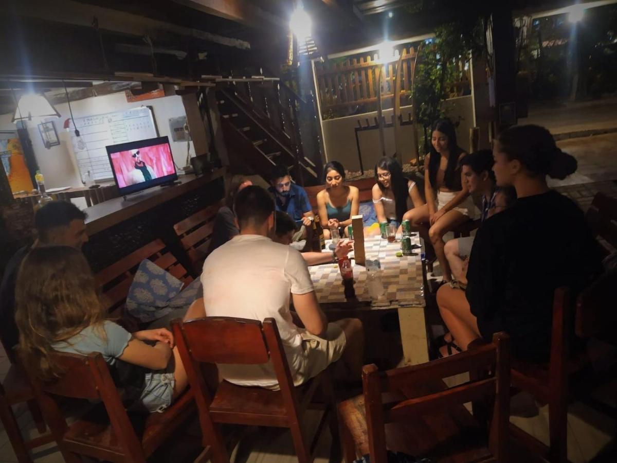 Hostal Moai Montañita 外观 照片