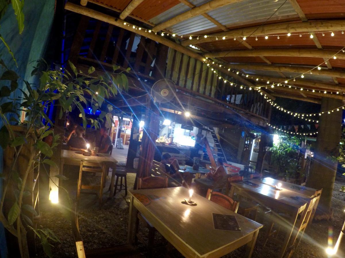 Hostal Moai Montañita 外观 照片